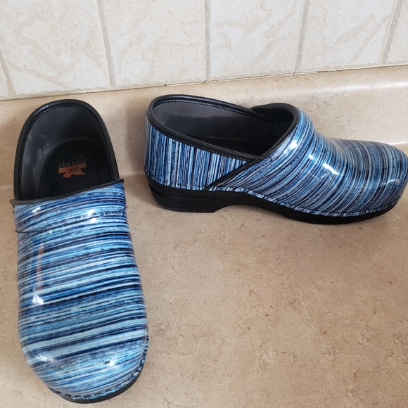 Danskos - Picture 4 of 5